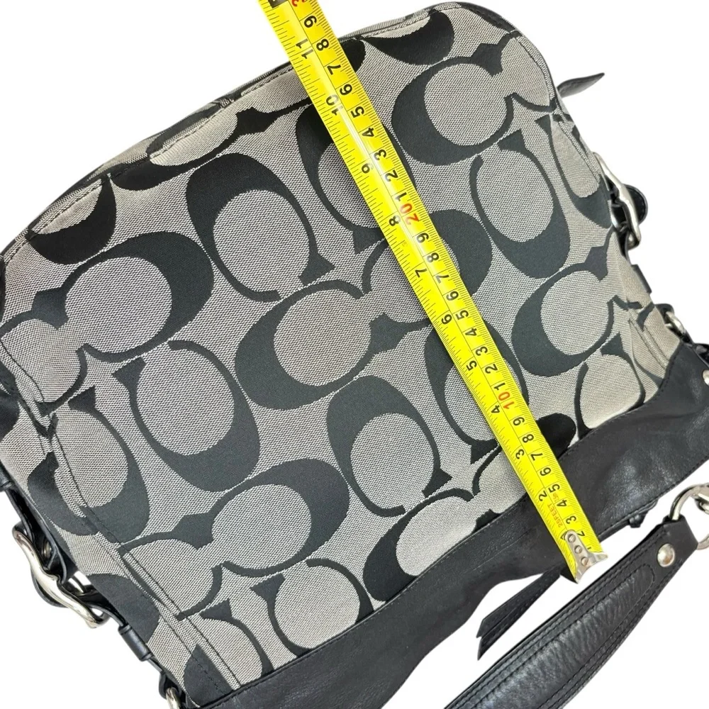Coach vintage y2k large Zoe signature Black and Cream Hobo Bag f12674